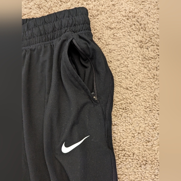 Nike Dri Fit Black Womens Medium sweatpants joggers zipper leg, zipper pockets - Picture 3 of 8
